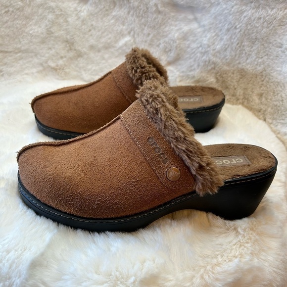 Crocs women’s rust tan cobbler leather suede Clog shoes with fur insoles Sz-9. L - Picture 7 of 16